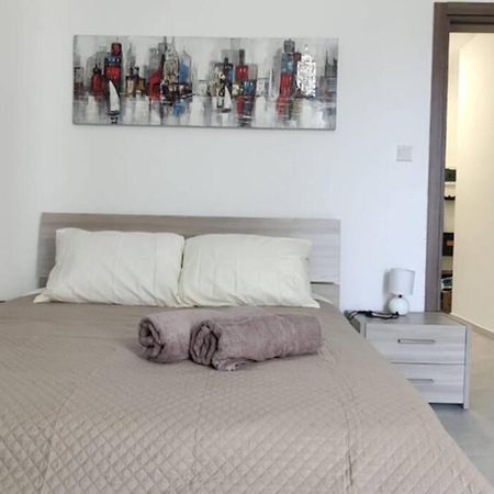 Brand New 3 Bedroom Apartment Close To The Sea Gzira ภายนอก รูปภาพ